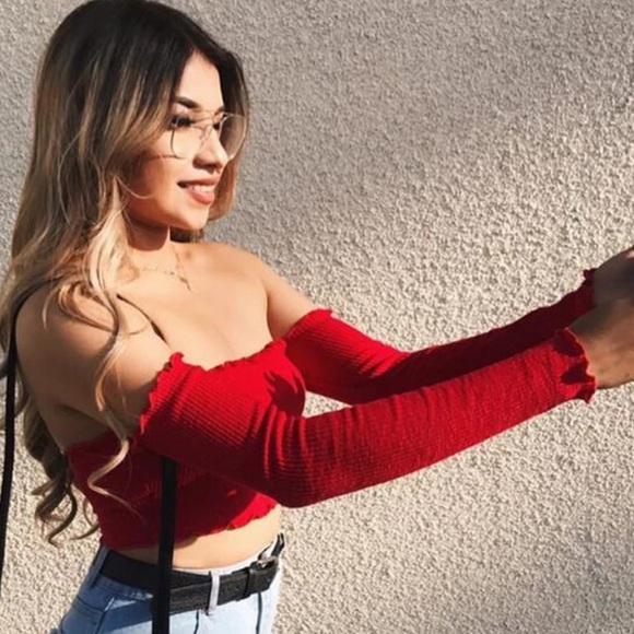 red lettuce hem top - Picture 2 of 3